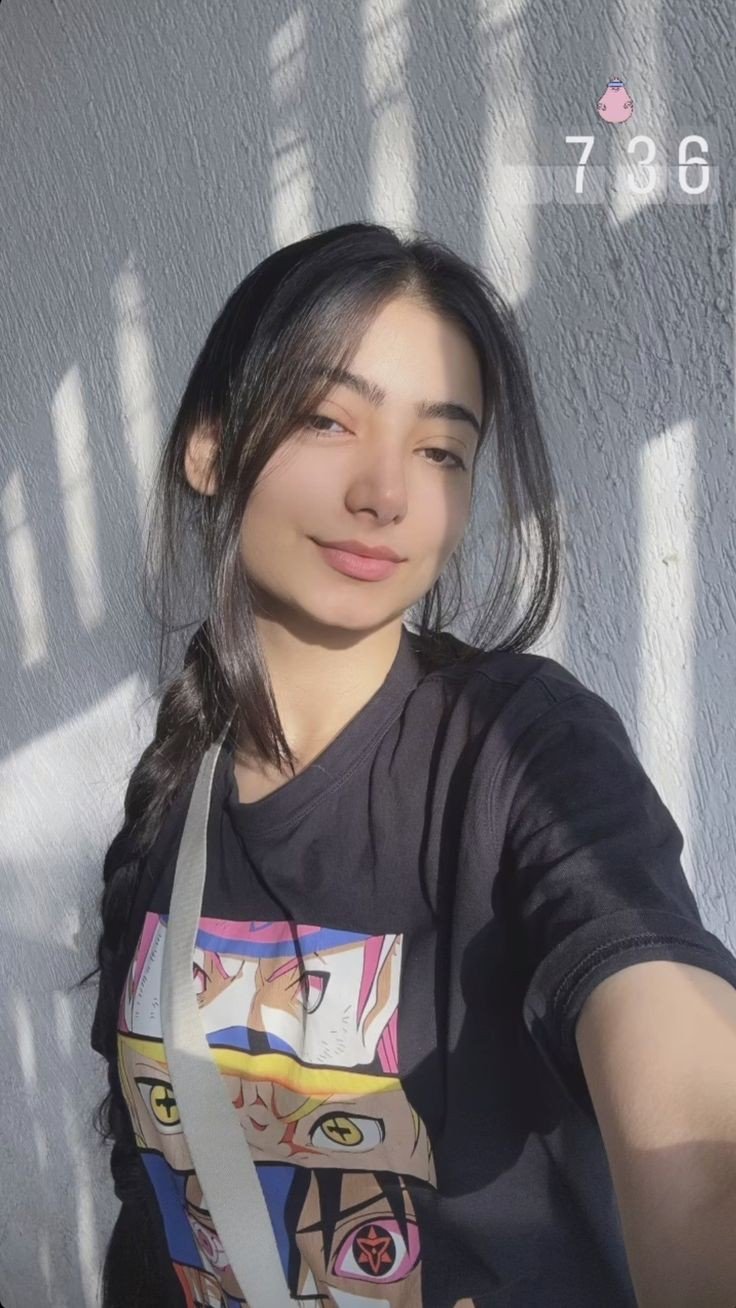 Cute Selfie Girl Pic