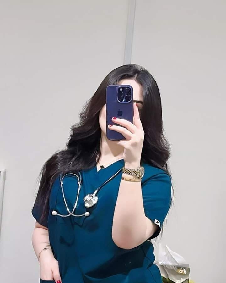 aesthetic dp for instagram for girl mirror selfie