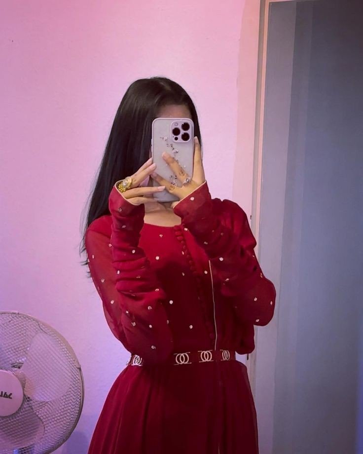 aesthetic hijab girl dp for instagram mirror selfie