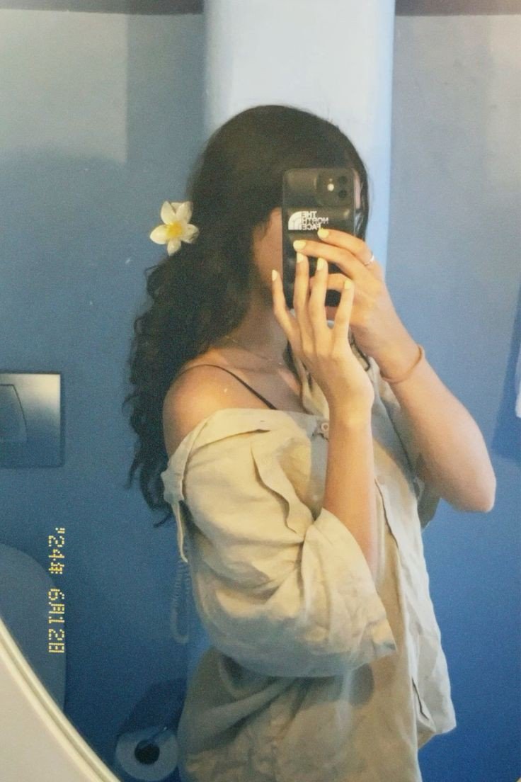 aesthetic mirror selfie dp