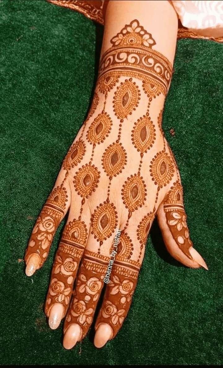 back hand mehndi design circle simple