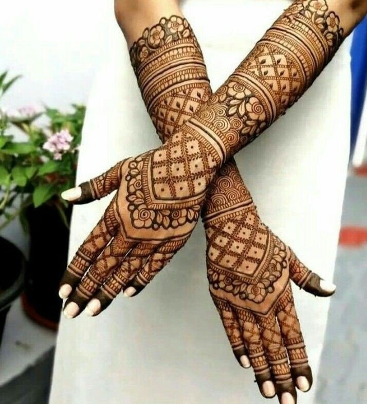 back hand mehndi design dark