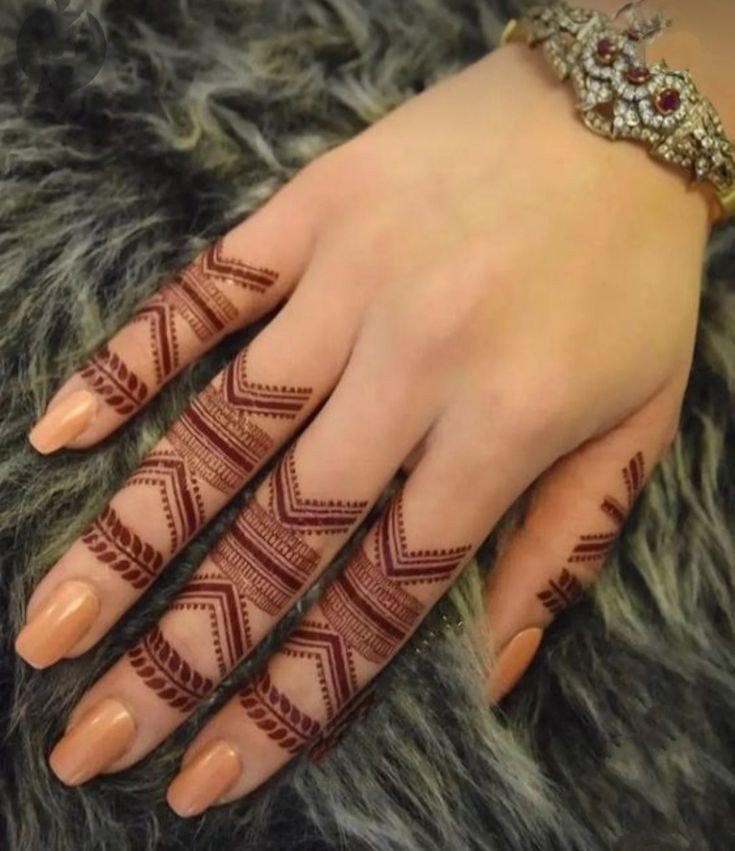 back hand mehndi design dubai