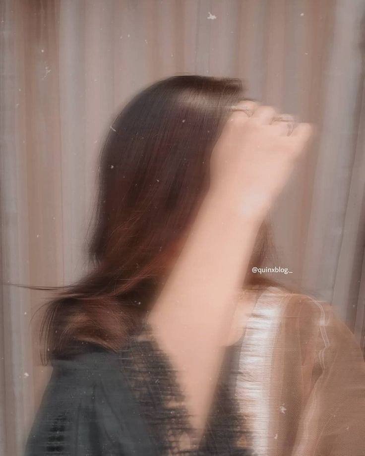 blurry aesthetic dp for girls