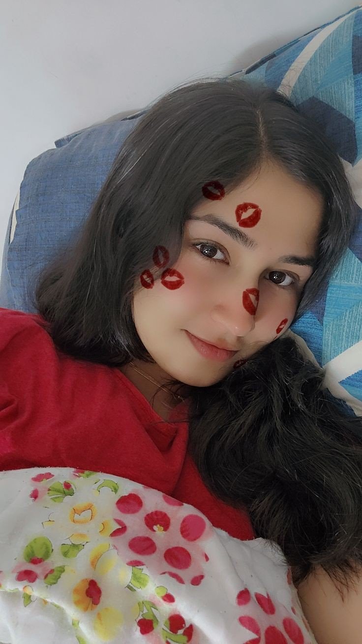 cute hide face girl pic