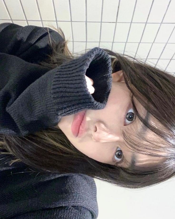 cute korean girl dp for whatsapp