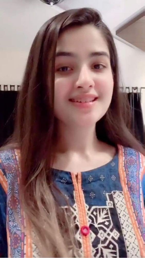 cute simple girl pic