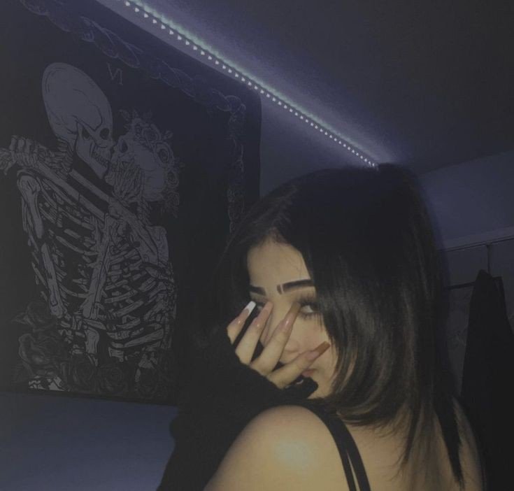 default tiktok pfp with hat