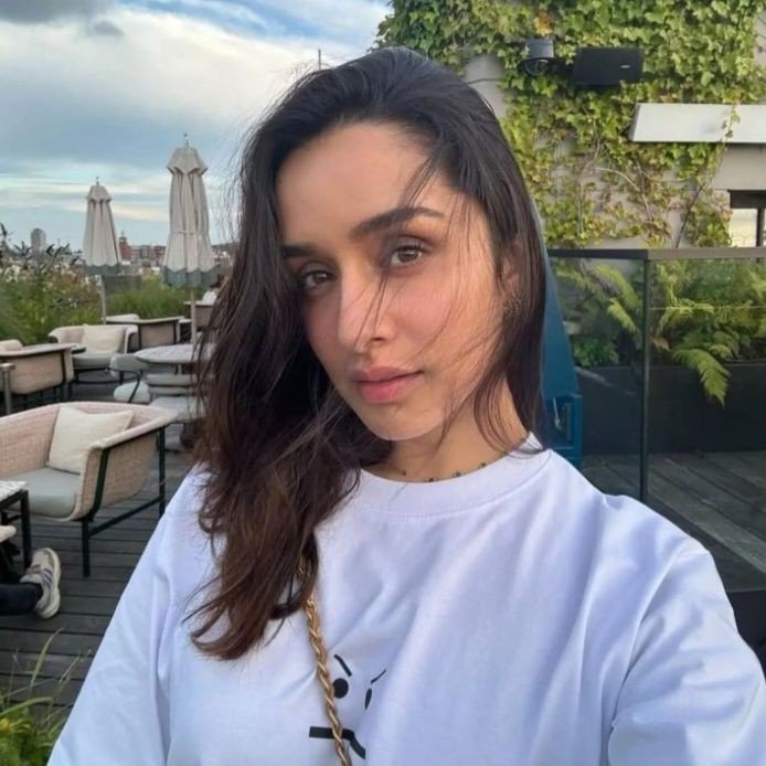 dpz stylish cute simple girl pic