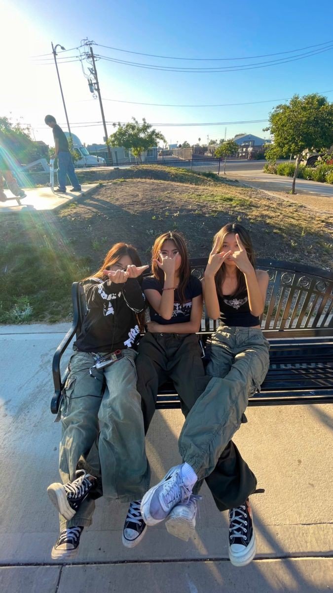 friends group dp black and white