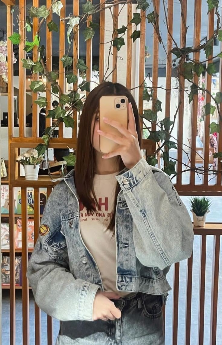 girls mirror selfie dp for whatsapp