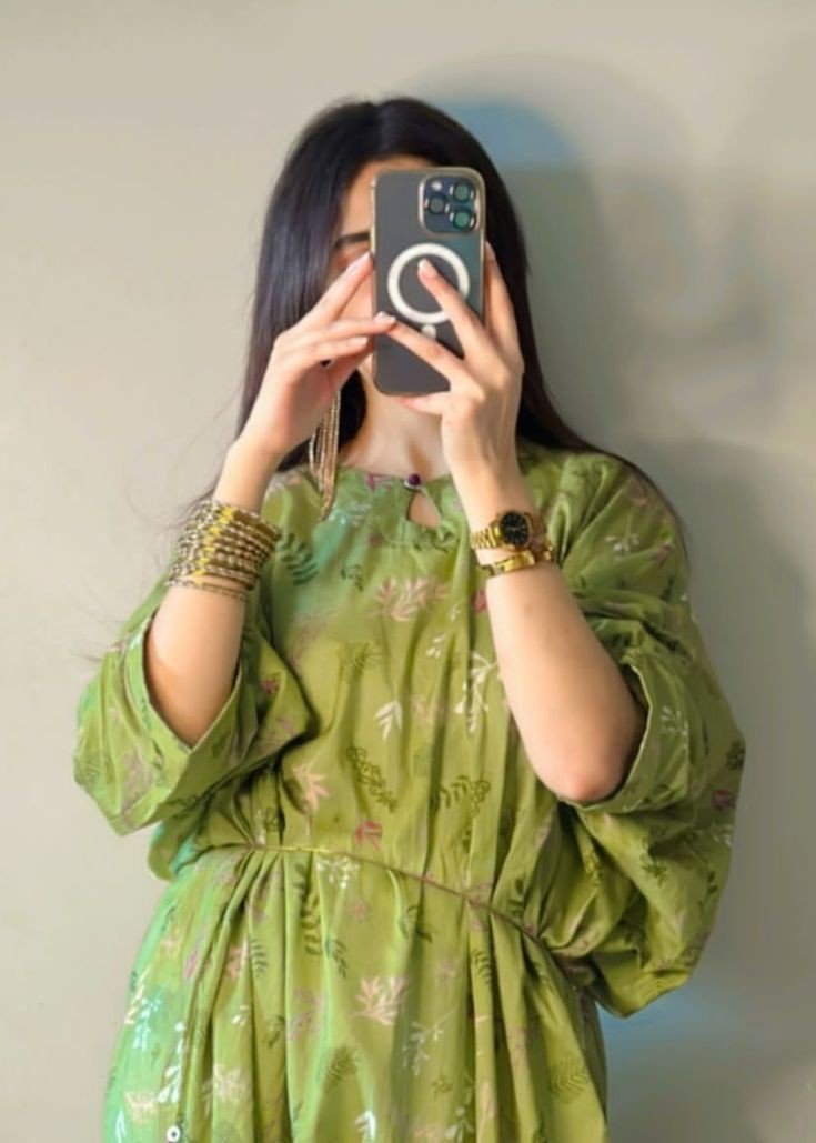 hidden face girl photo for instagram dp