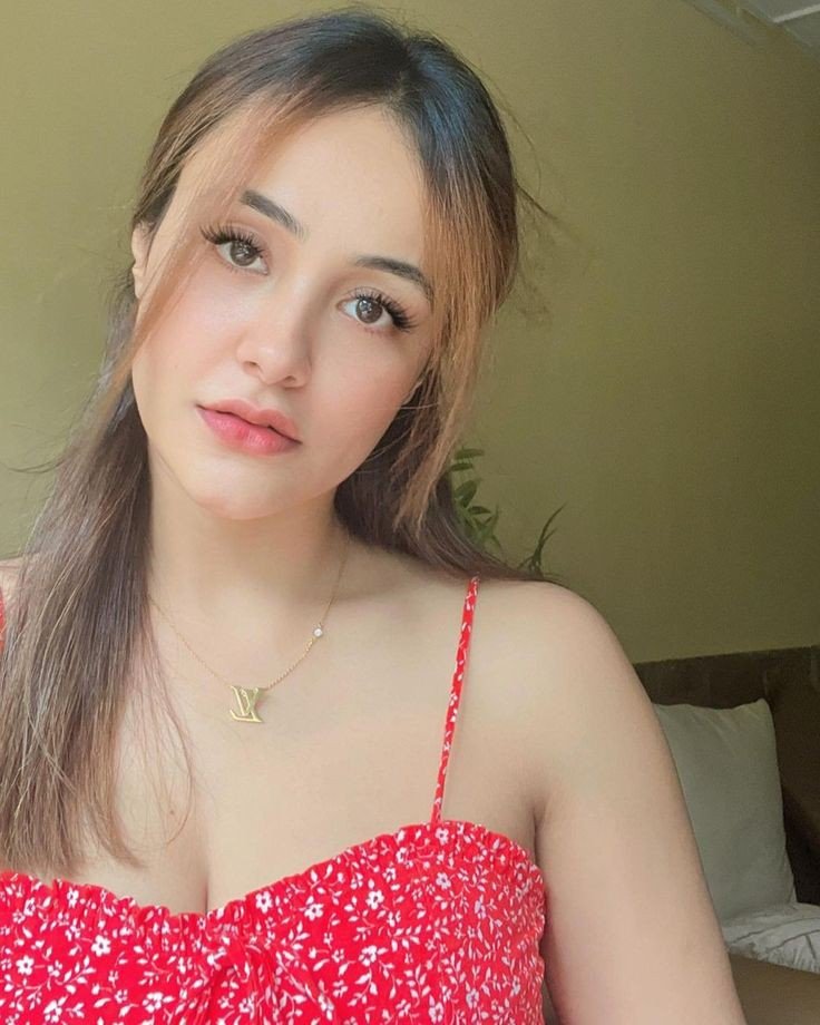 instagram single girl dp attitude