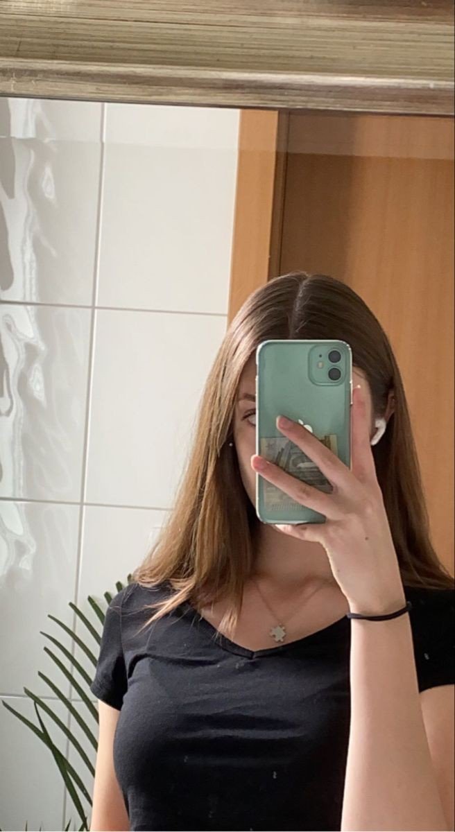 iphone mirror selfie dp for girls