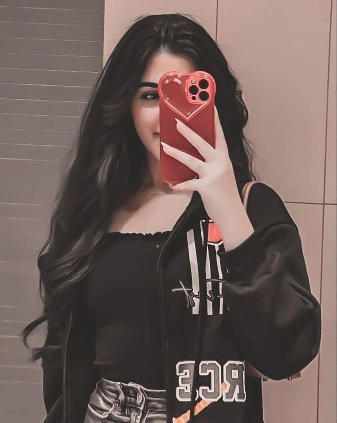 mirror selfie dp for girl