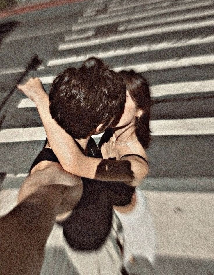 romantic love dp for instagram