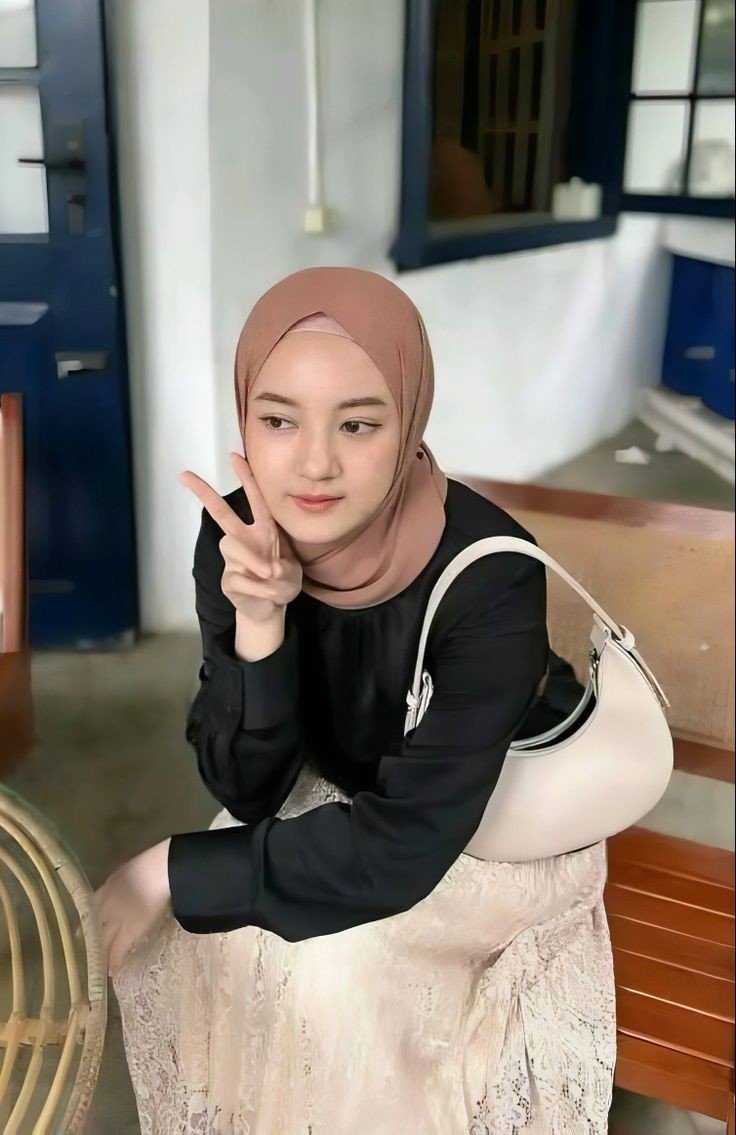 simple cute girl pic anime