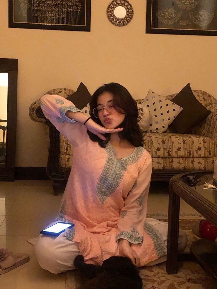 single girl dp black colour for instagram