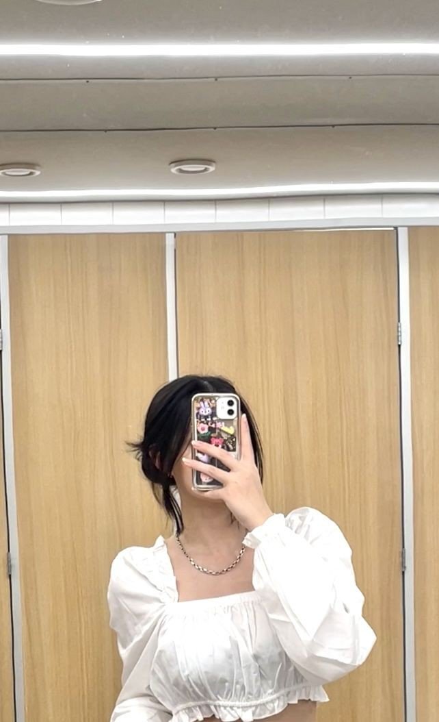 what is a mirror front selfie